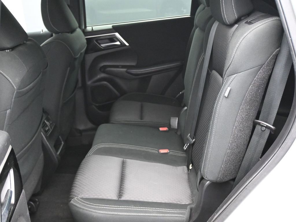 Used 2022 Mitsubishi Outlander ES image 13