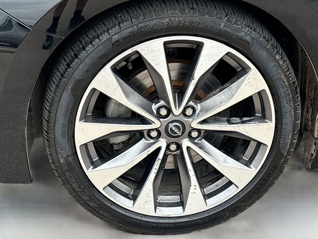 Used 2023 Nissan Maxima Platinum w/ Sport Mat Group FWD image 32