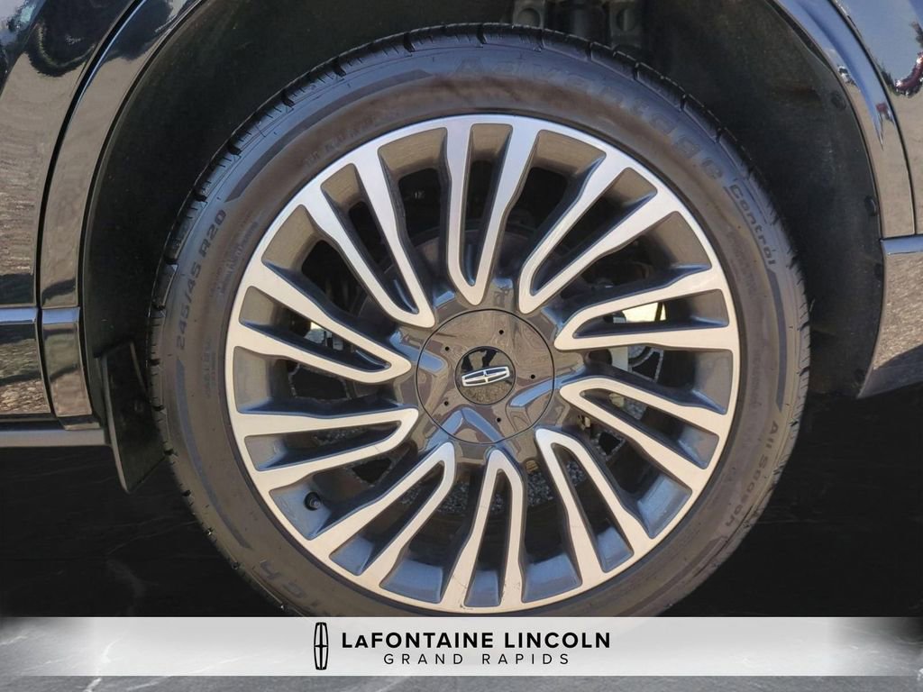 Certified 2022 Lincoln Corsair Reserve w/ Equipment Group 201A AWD/4WD image 34
