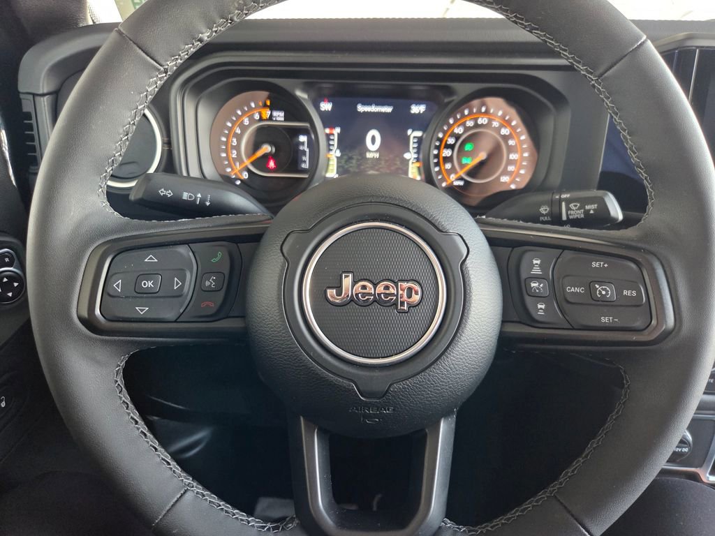 Certified 2025 Jeep Gladiator Sport image 6