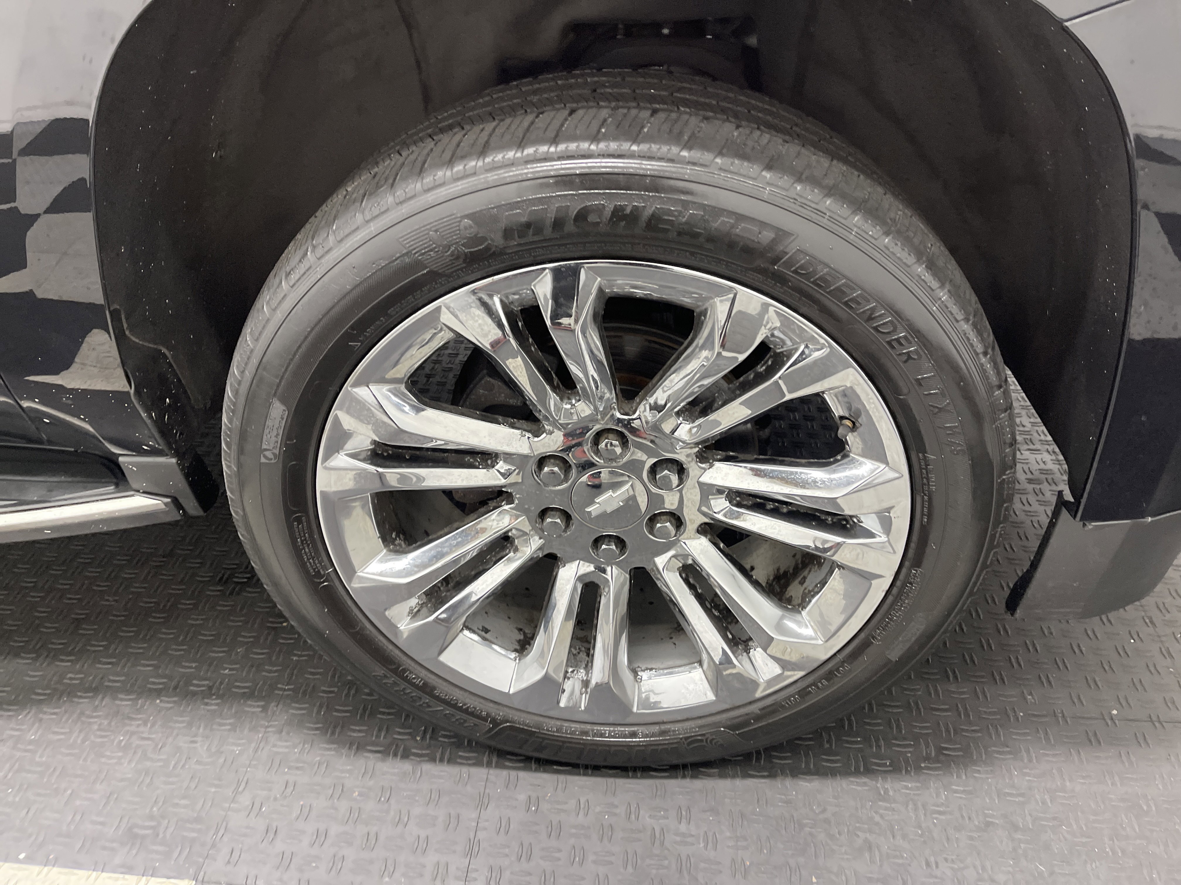Used 2017 Chevrolet Suburban Premier image 29