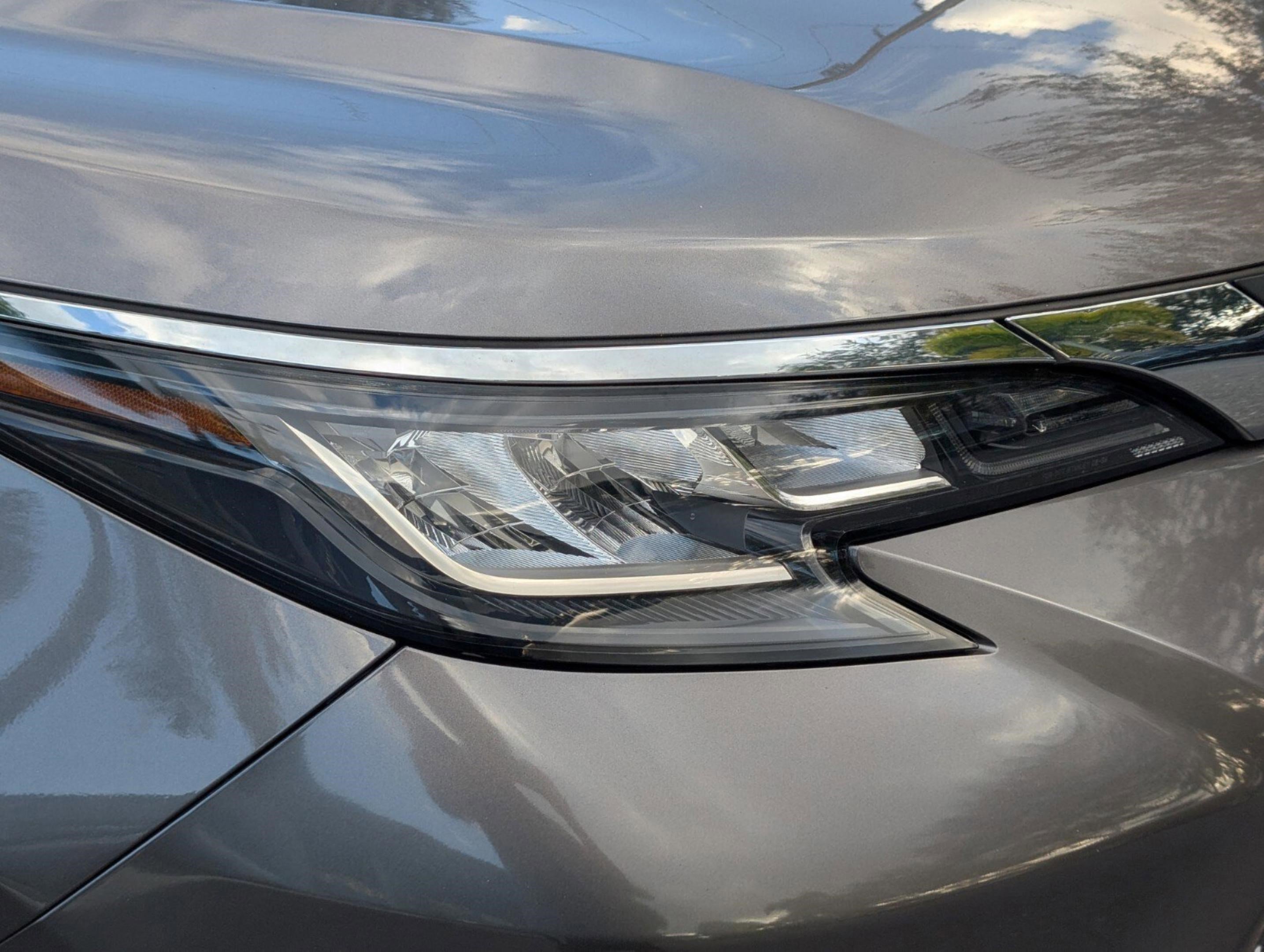 Used 2023 Toyota Sienna XLE image 11