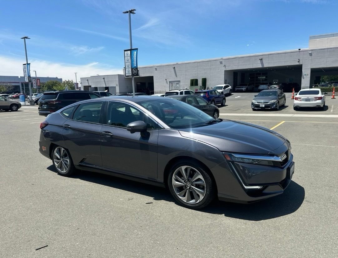 Used 2019 Honda Clarity Touring image 2
