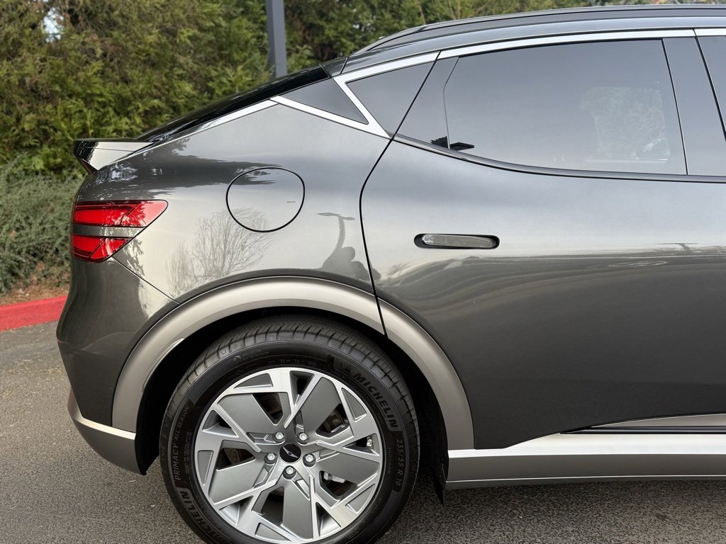 Used 2024 Genesis GV60 RWD image 12