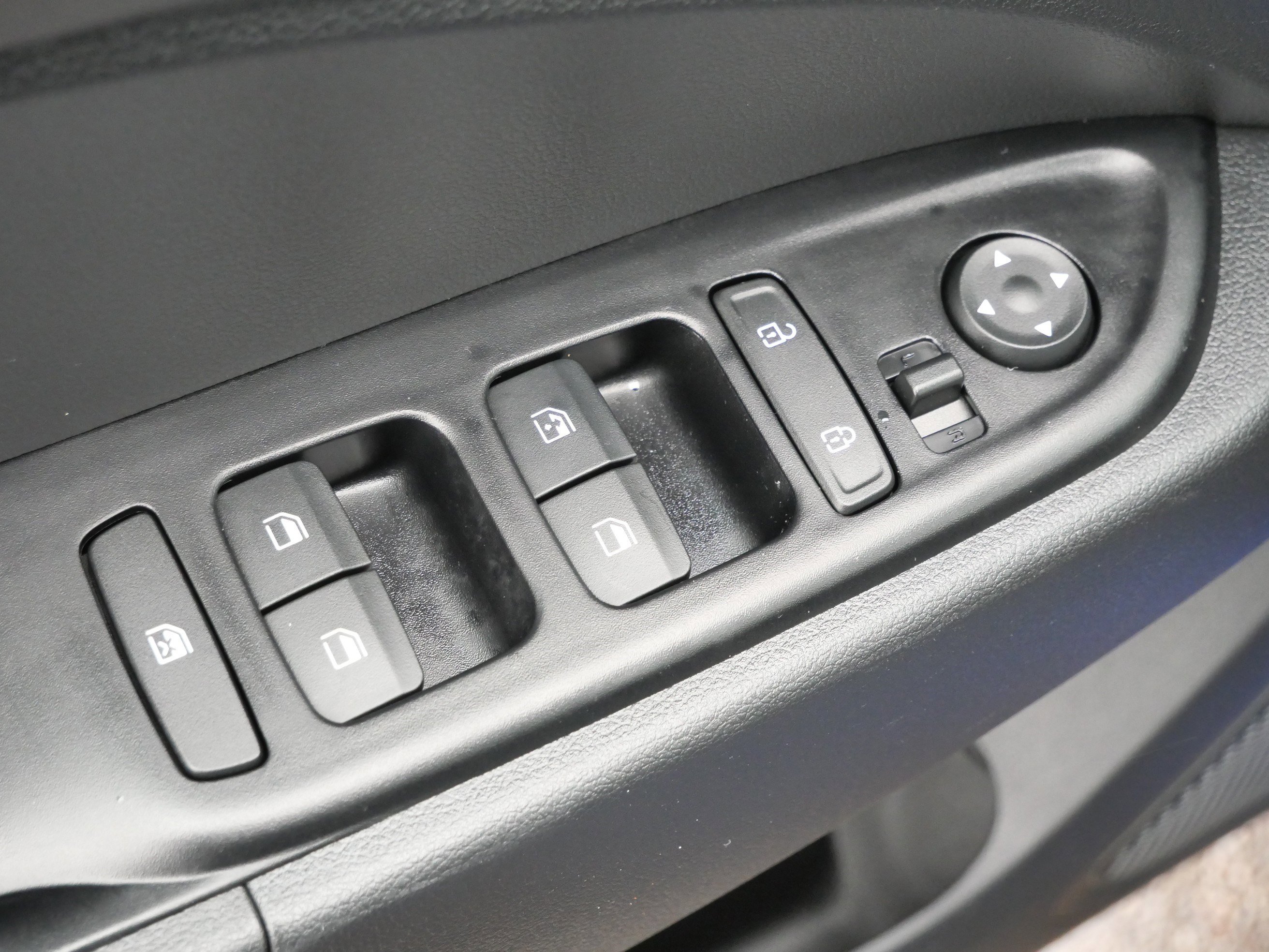 Certified 2022 Hyundai Venue SEL w/ Cargo Package image 19