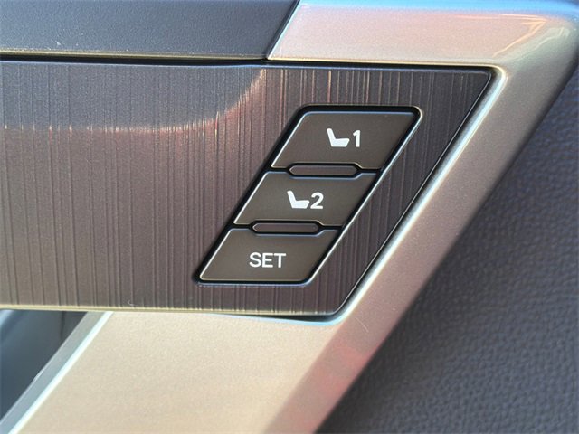 Used 2025 Toyota Sequoia Platinum image 26