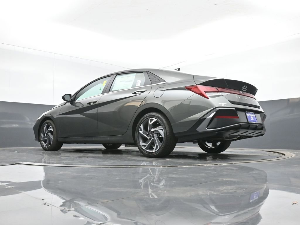 New 2026 Hyundai Elantra Limited image 40