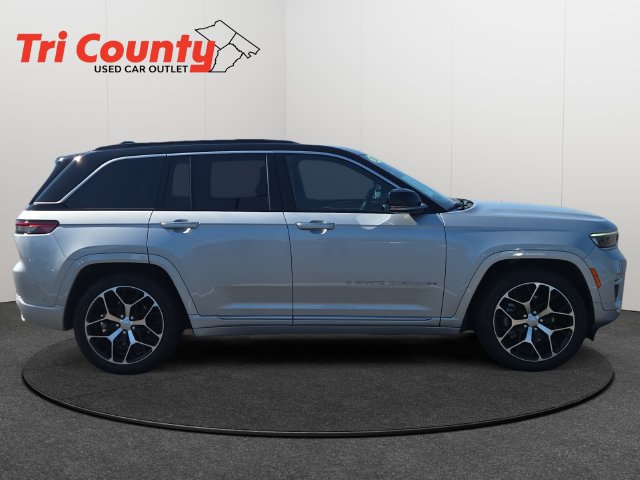 Used 2024 Jeep Grand Cherokee Summit AWD/4WD image 9