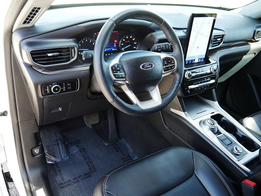 Used 2023 Ford Explorer Limited w/ Limited Technology Package AWD/4WD image 12
