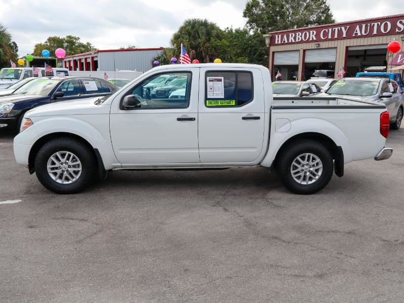 Used 2021 Nissan Frontier SV image 2