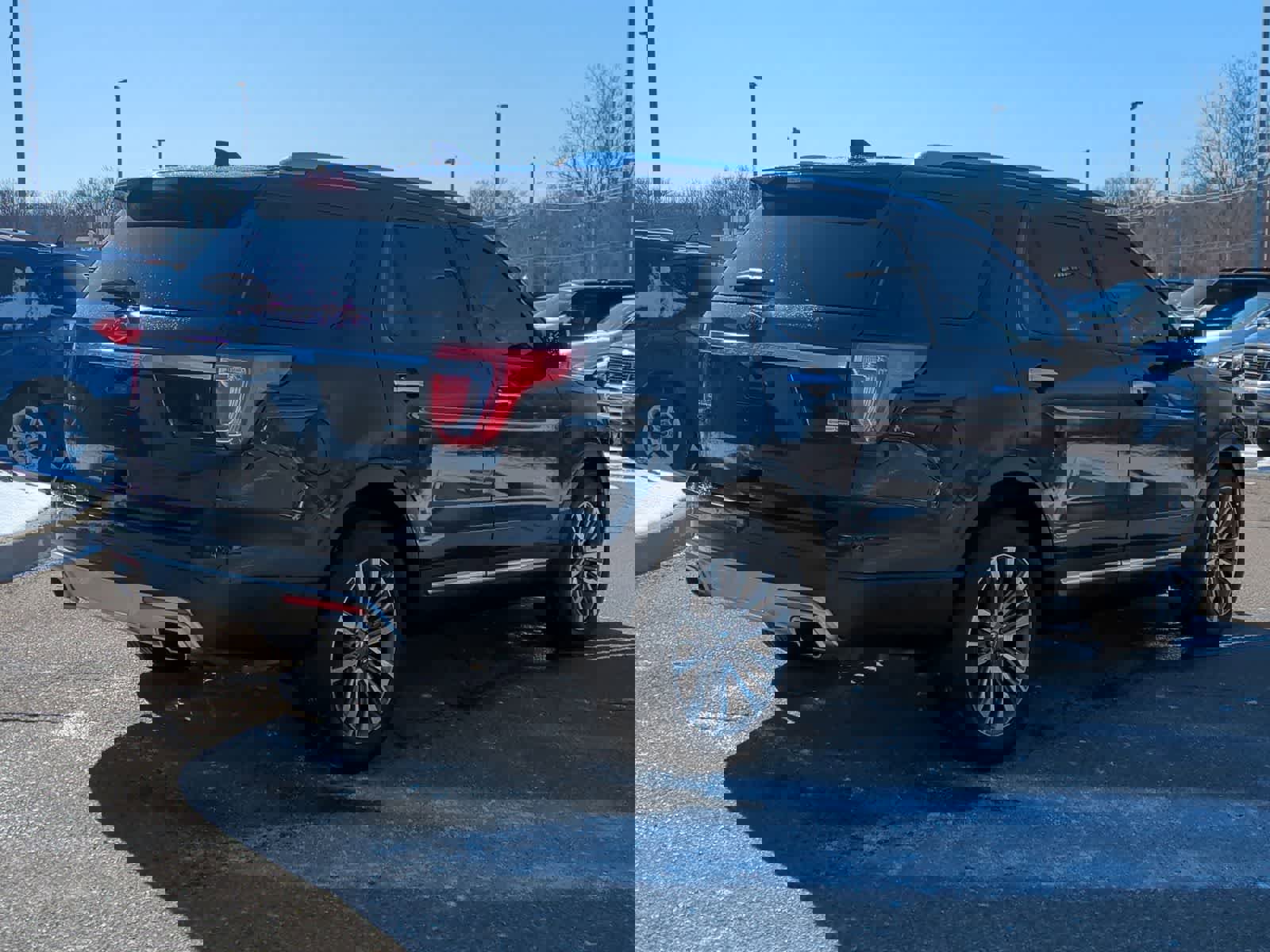 Used 2017 Ford Explorer Platinum image 8