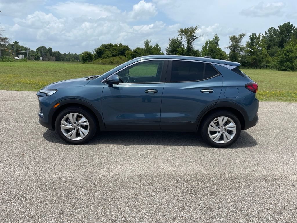 Used 2026 Buick Encore GX Preferred w/ Comfort Package FWD image 2