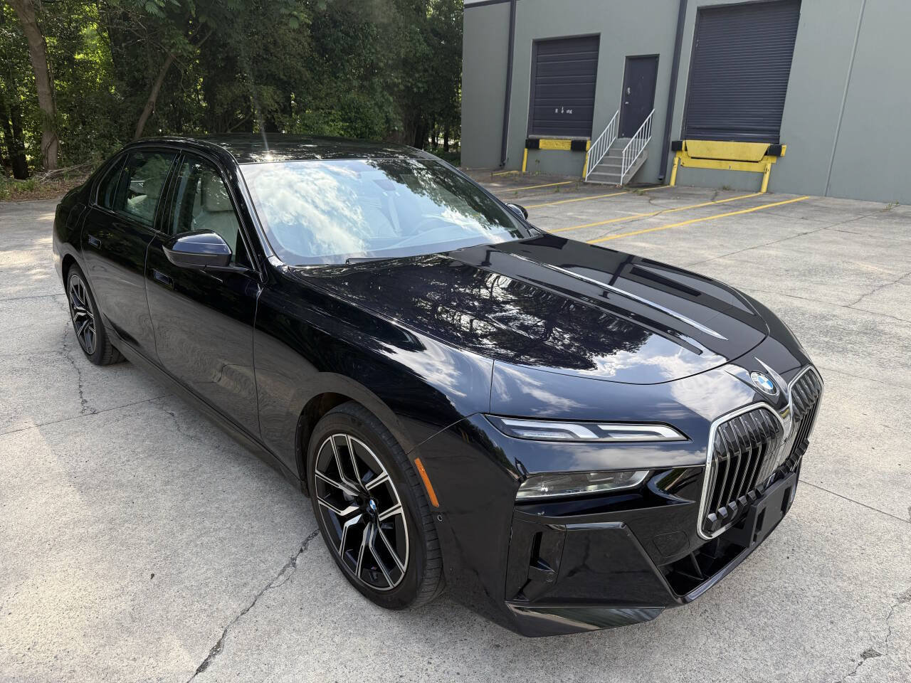 Used 2023 BMW 760i xDrive AWD/4WD image 48