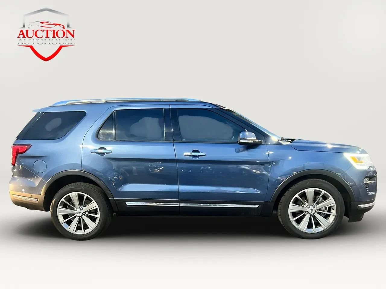 Used 2018 Ford Explorer Limited w/ Equipment Group 301A AWD/4WD image 4