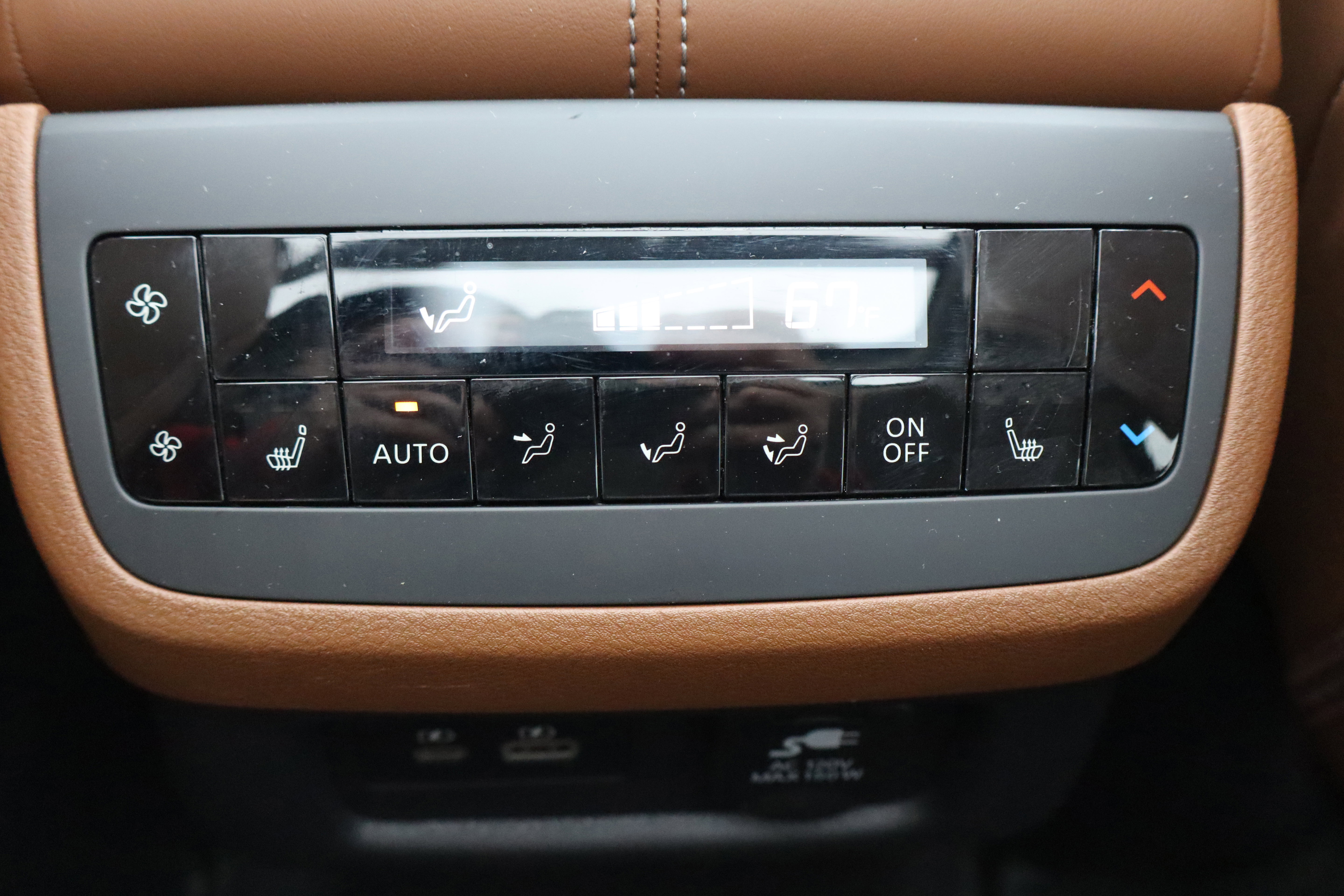 Used 2024 Nissan Pathfinder Platinum w/ Cargo Package image 26