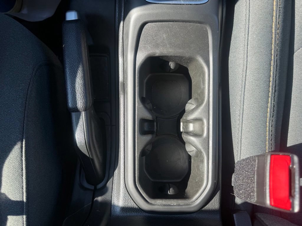 Used 2025 Jeep Wrangler Unlimited Sahara AWD/4WD image 31