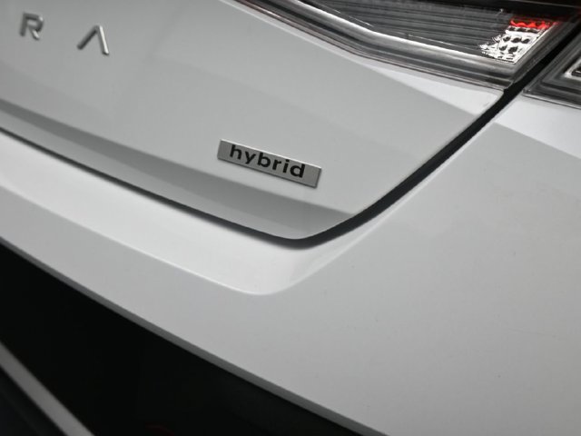 Certified 2025 Hyundai Elantra SEL FWD image 22