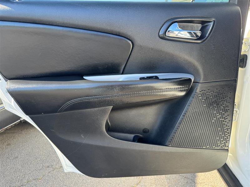Used 2019 Dodge Journey SE image 22