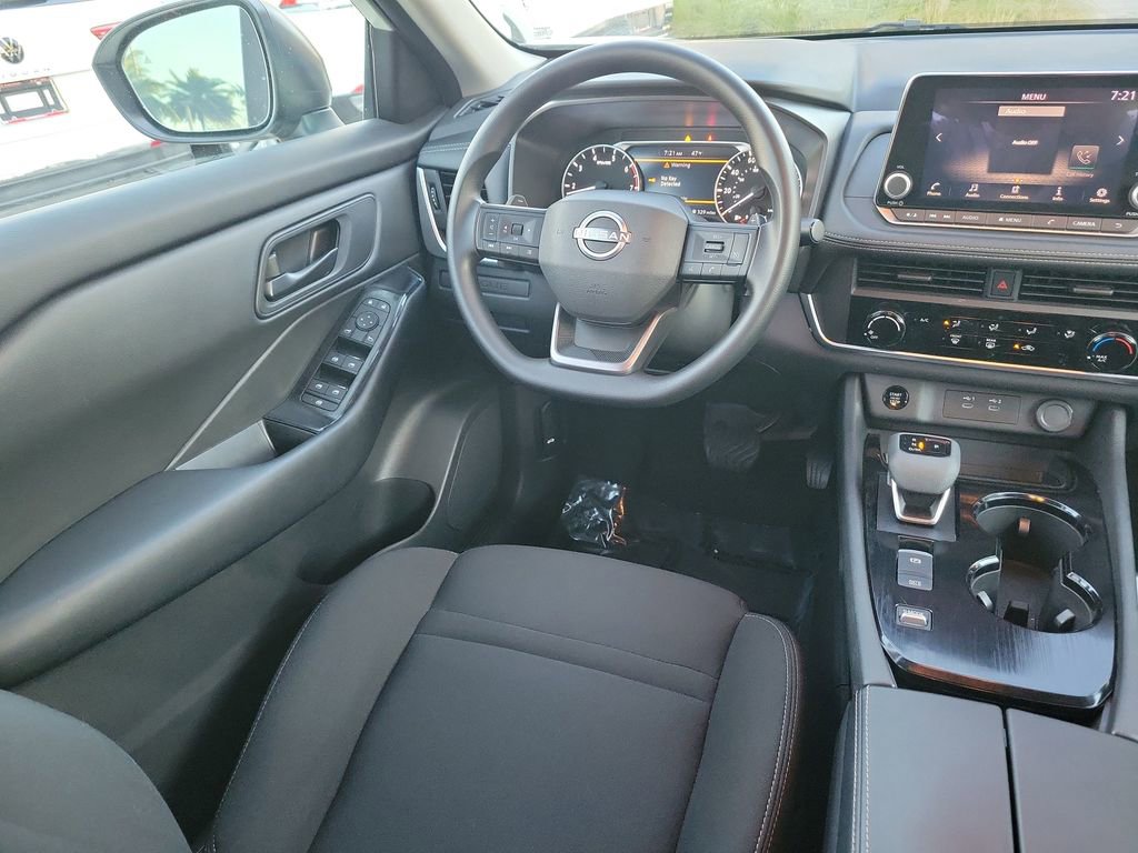 Certified 2025 Nissan Rogue S image 10