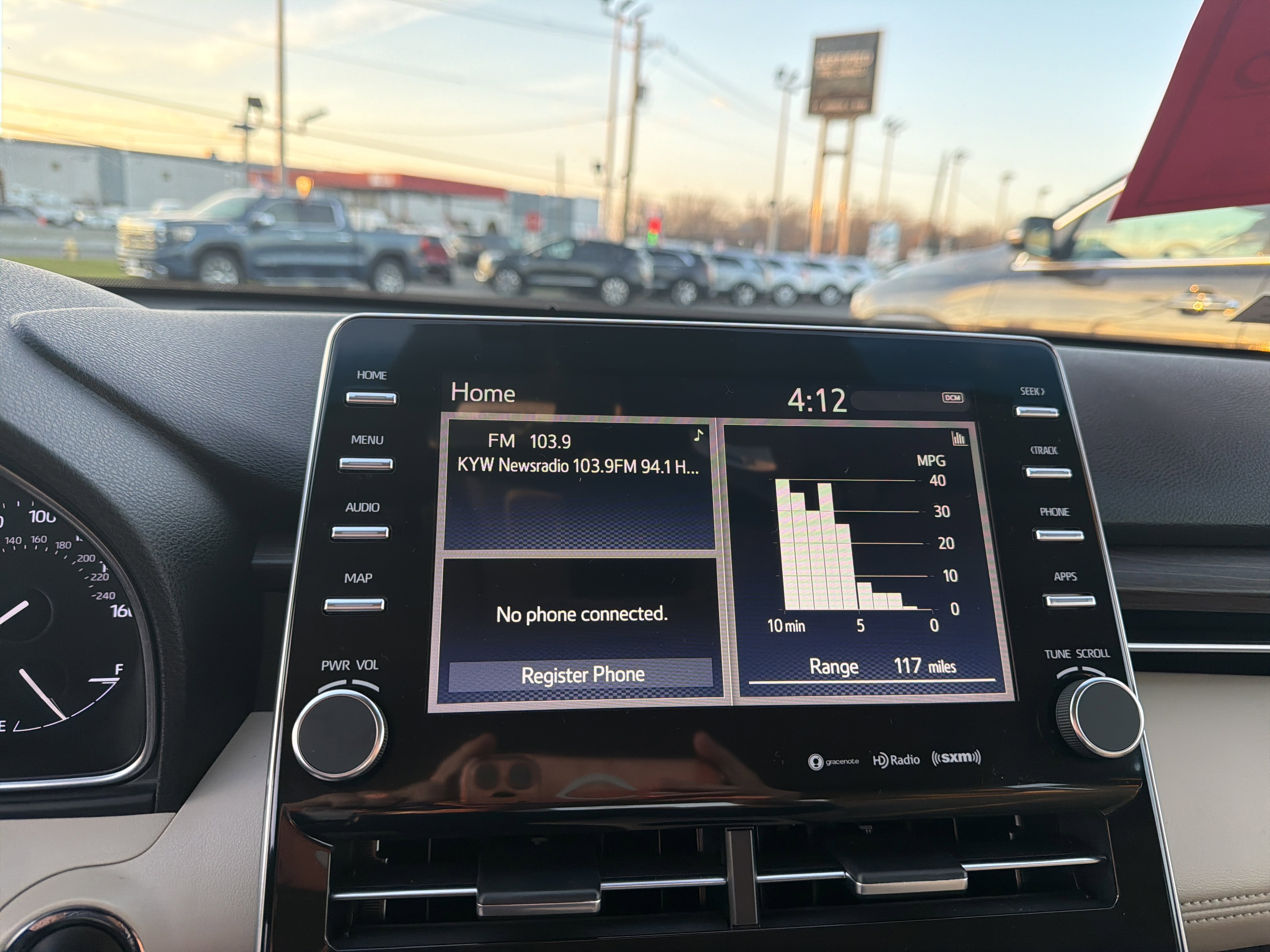 Used 2020 Toyota Avalon XLE image 16