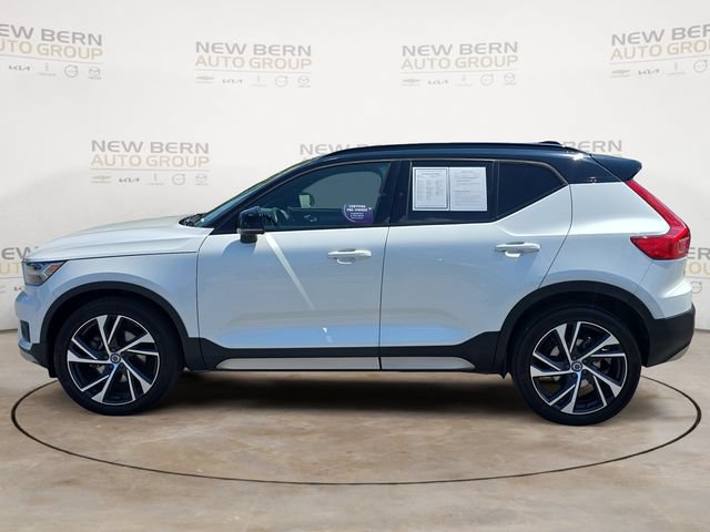 Used 2020 Volvo XC40 T5 R-Design w/ Protection Package Premier AWD/4WD image 1