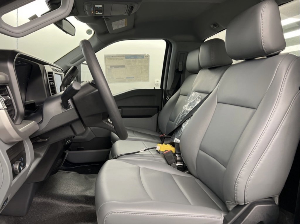 New 2025 Ford F550 4x4 Regular Cab Super Duty image 25