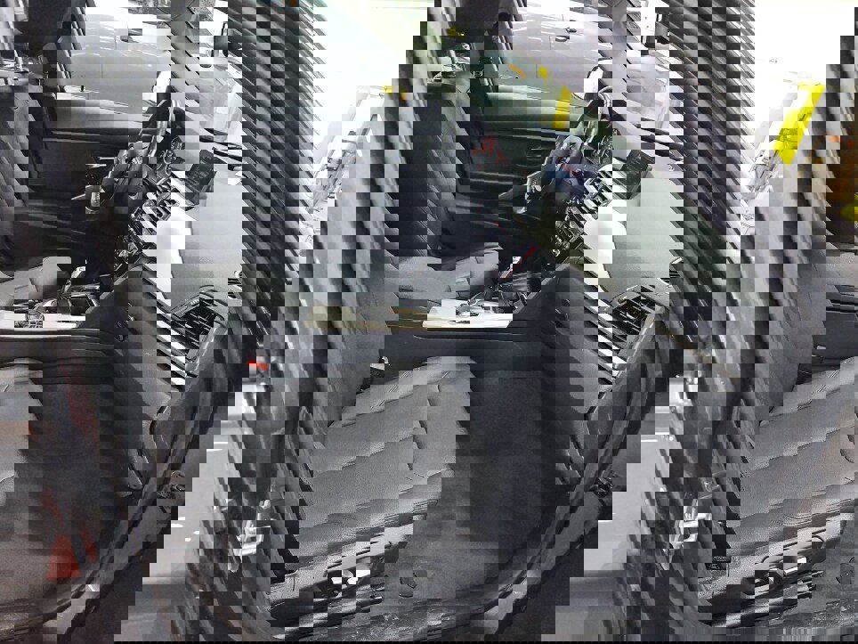 Used 2017 BMW 320i xDrive Sedan image 15