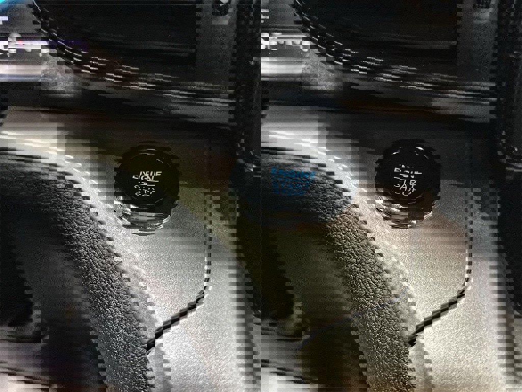 Used 2022 Ford Explorer XLT image 23