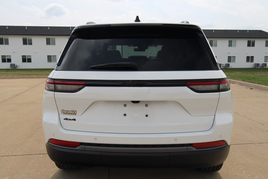 New 2026 Jeep Grand Cherokee Limited image 14