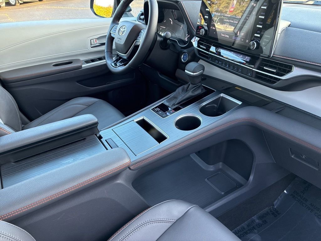 Used 2021 Toyota Sienna XSE image 26