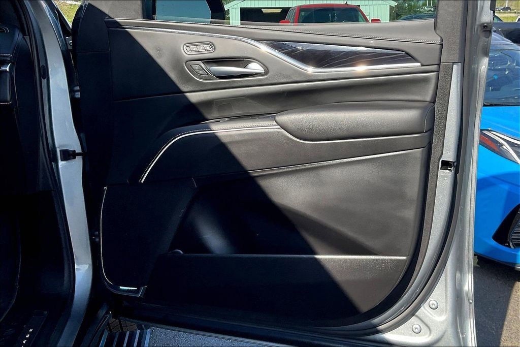 Used 2023 Cadillac Escalade V w/ Heavy-Duty Trailer Package image 31