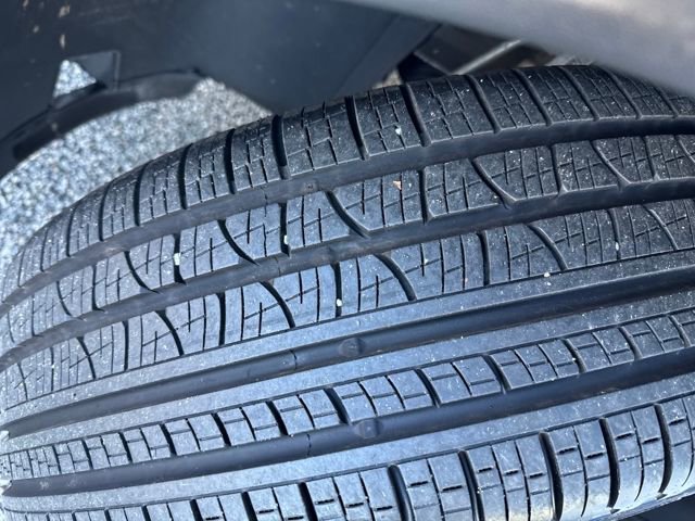 Certified 2022 Volkswagen Tiguan SE R-Line image 36