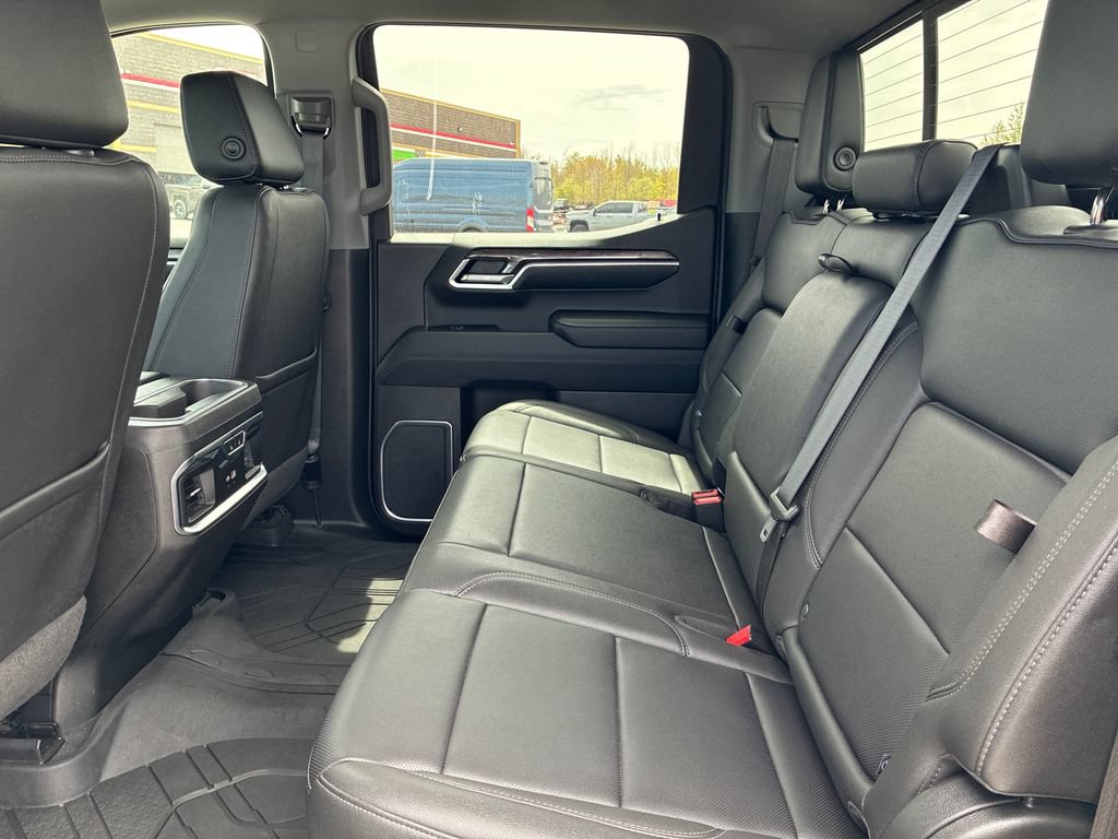 Used 2022 Chevrolet Silverado 1500 LTZ w/ Technology Package AWD/4WD image 16