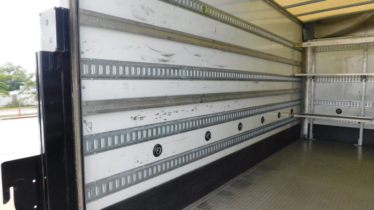 Used 2020 Isuzu NPR image 30