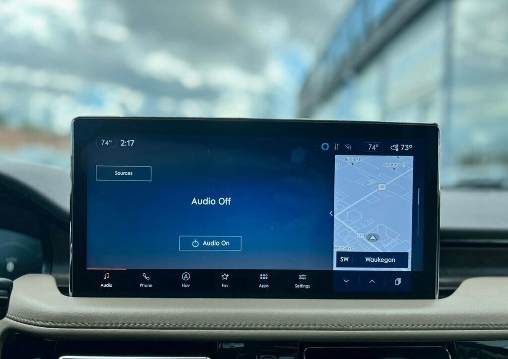 Used 2022 Lincoln Nautilus Reserve w/ Equipment Group 201A image 19