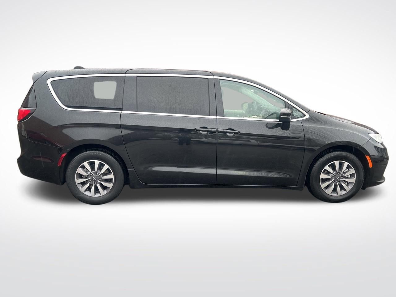 Used 2023 Chrysler Pacifica Touring-L FWD image 7
