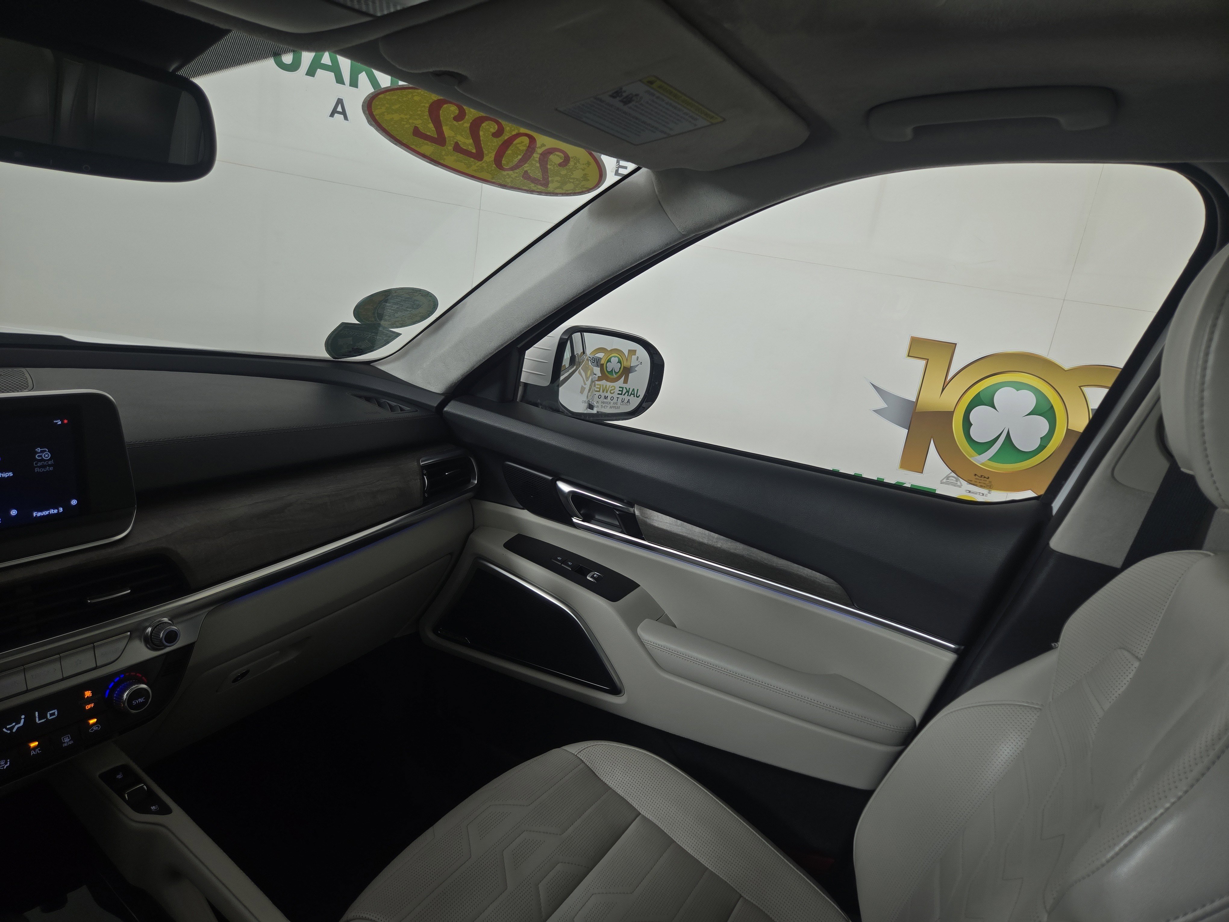 Used 2022 Kia Telluride SX w/ SX Prestige Package image 25