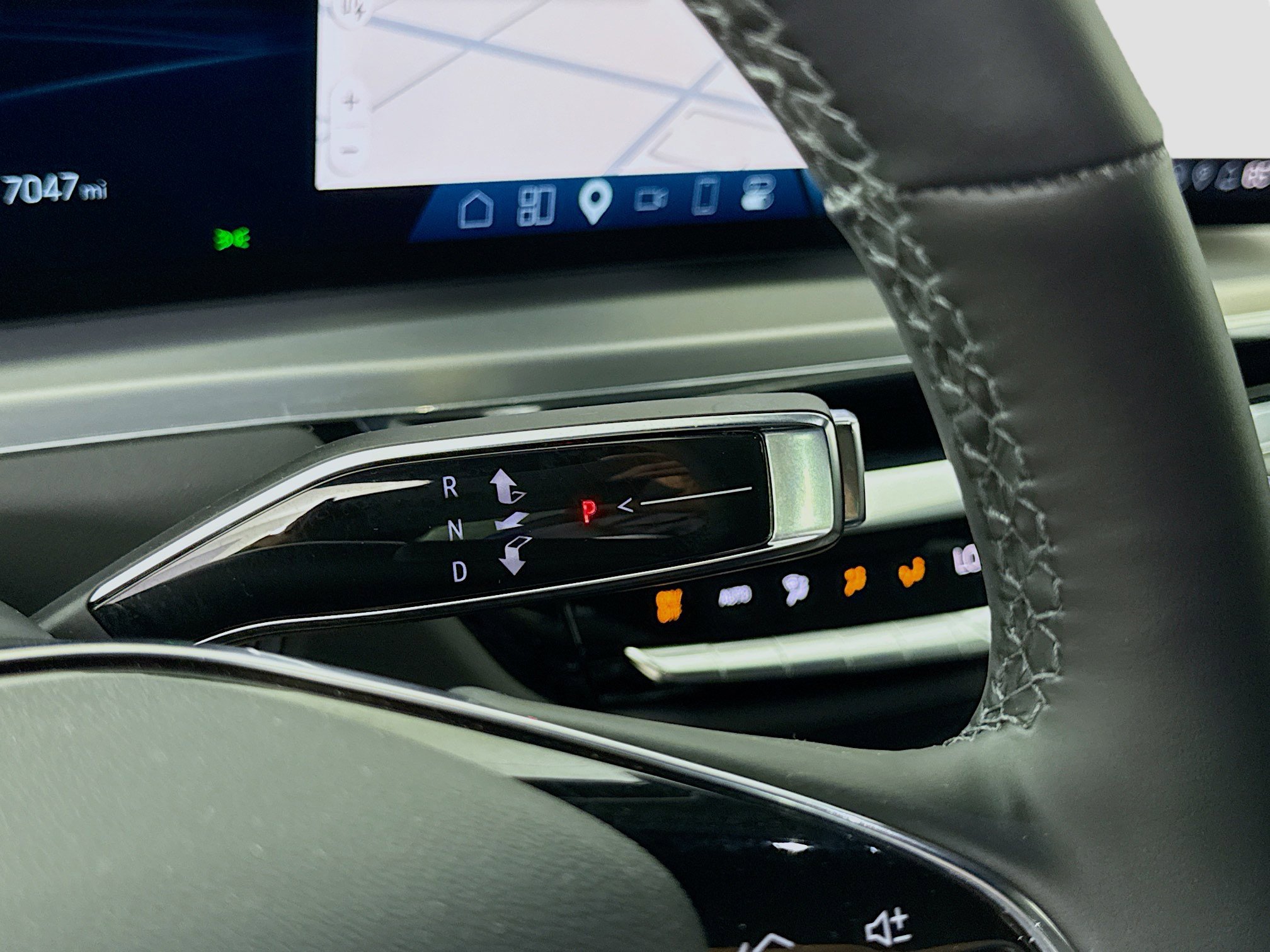 Used 2025 Cadillac Lyriq Luxury RWD image 17