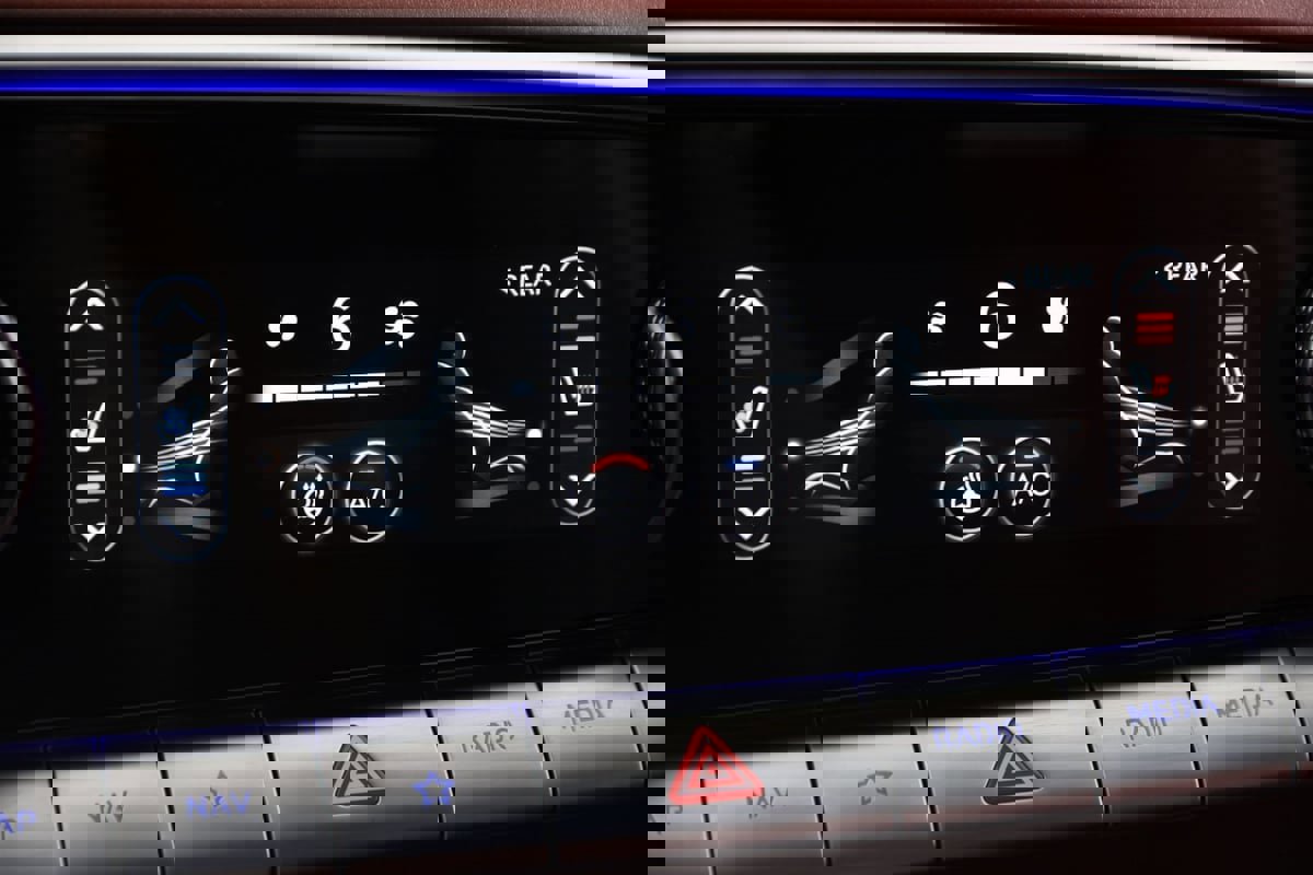 Used 2023 Genesis GV70 2.5T w/ Sport Prestige Package image 8