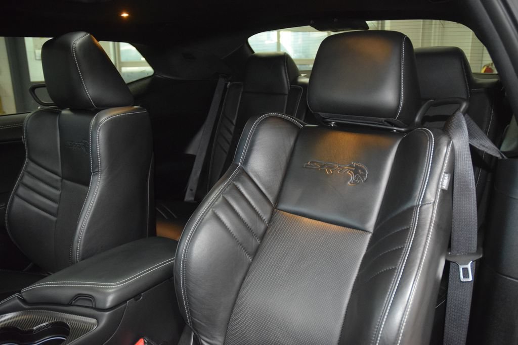 Used 2022 Dodge Challenger SRT Hellcat w/ Plus Package RWD image 39
