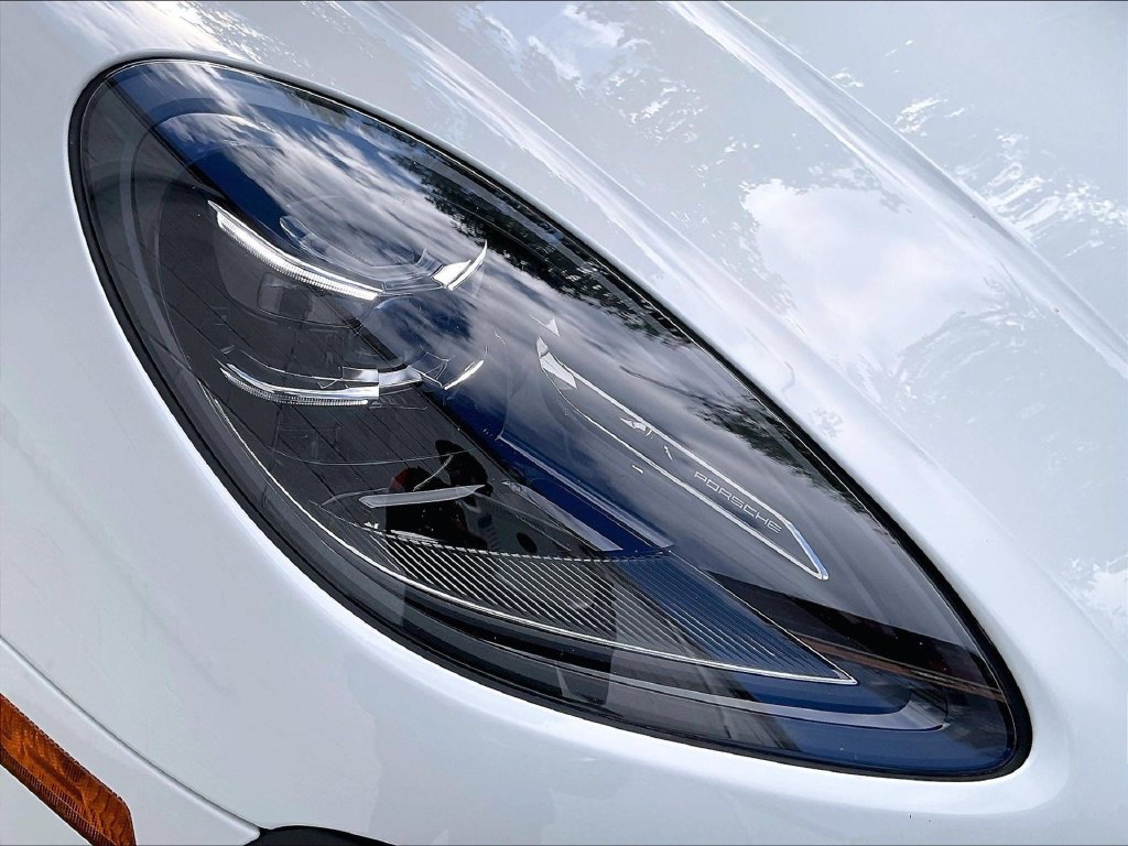 Certified 2023 Porsche Macan Turbo AWD/4WD image 30