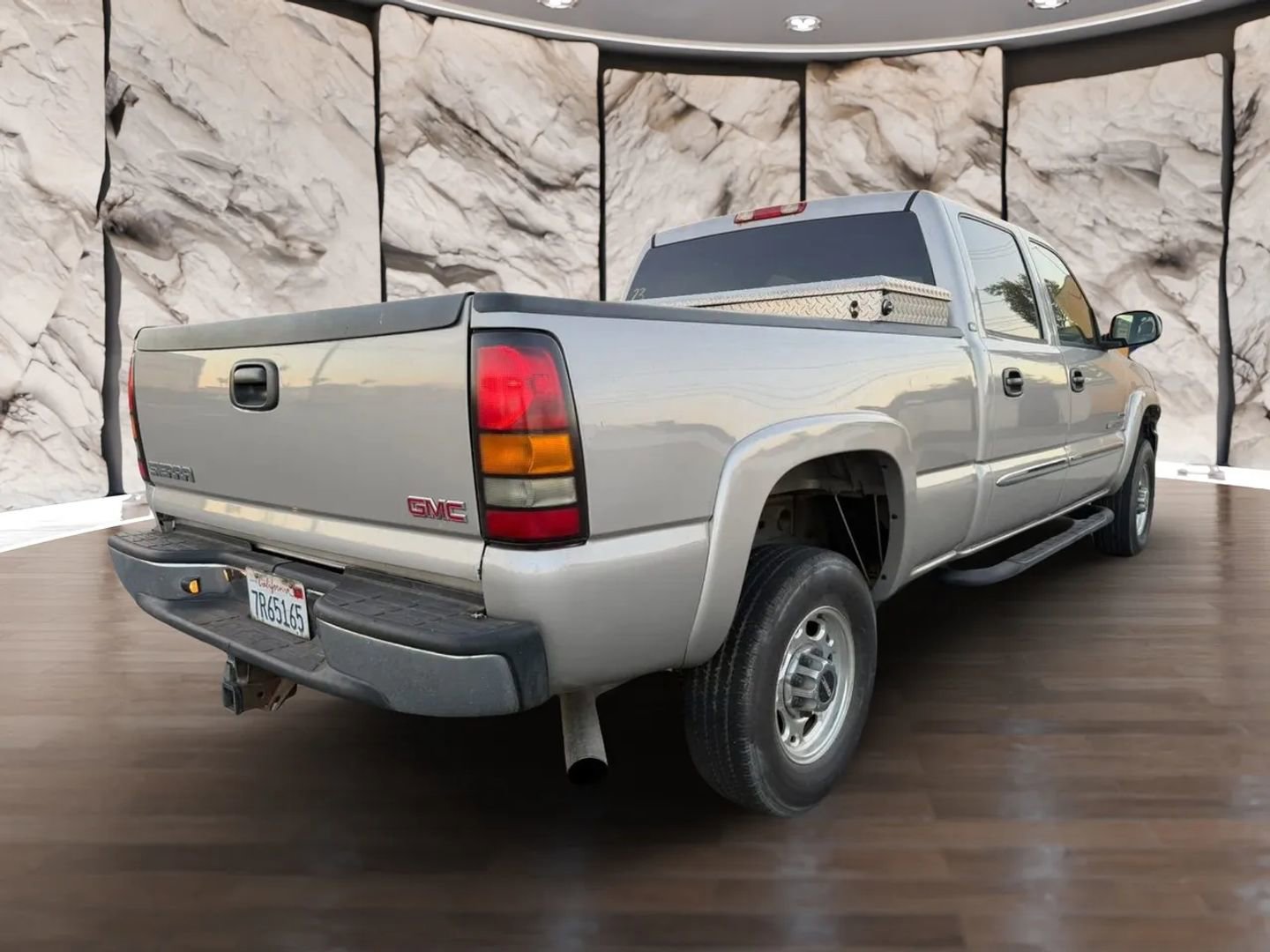 Used 2005 GMC Sierra 2500 SLT w/ Heavy-Duty Power Package RWD image 6