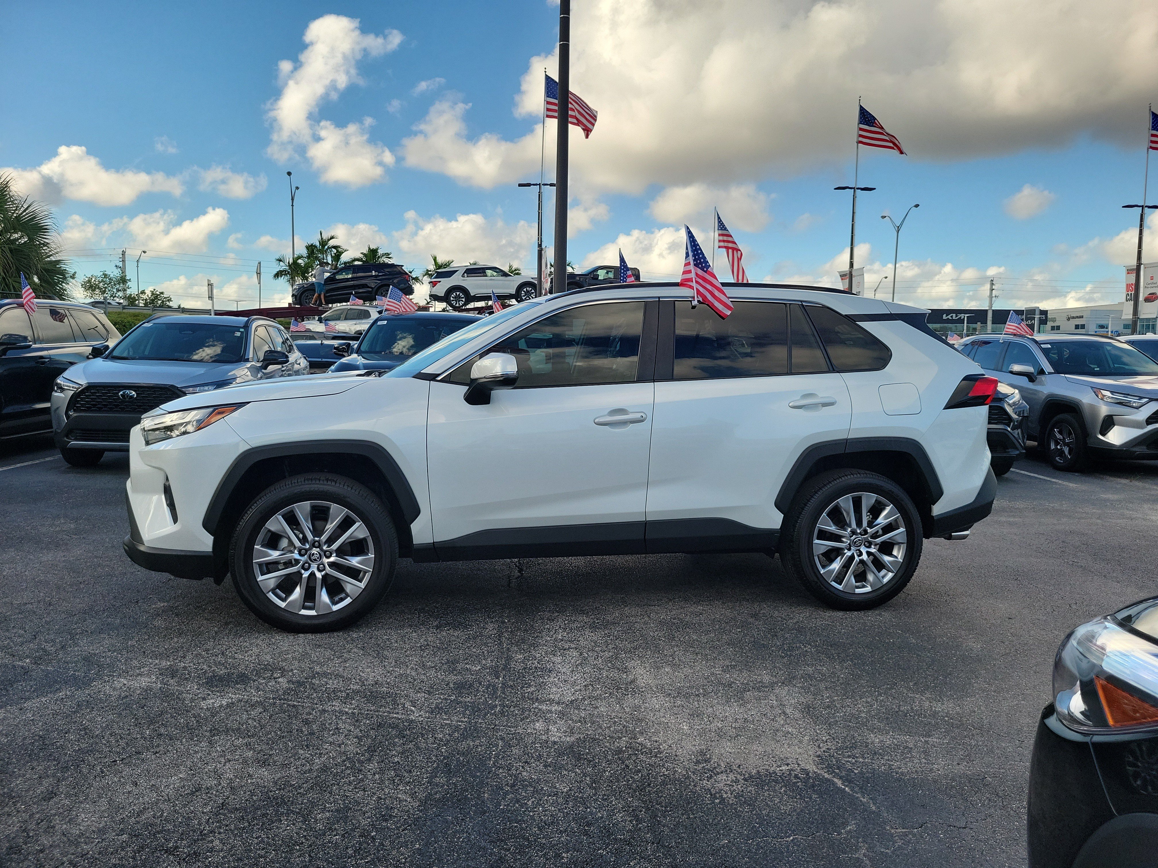 Used 2025 Toyota RAV4 XLE Premium FWD image 7
