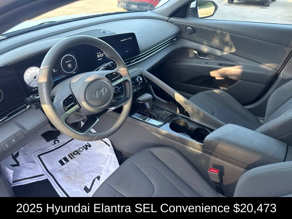 Used 2025 Hyundai Elantra SEL FWD image 10