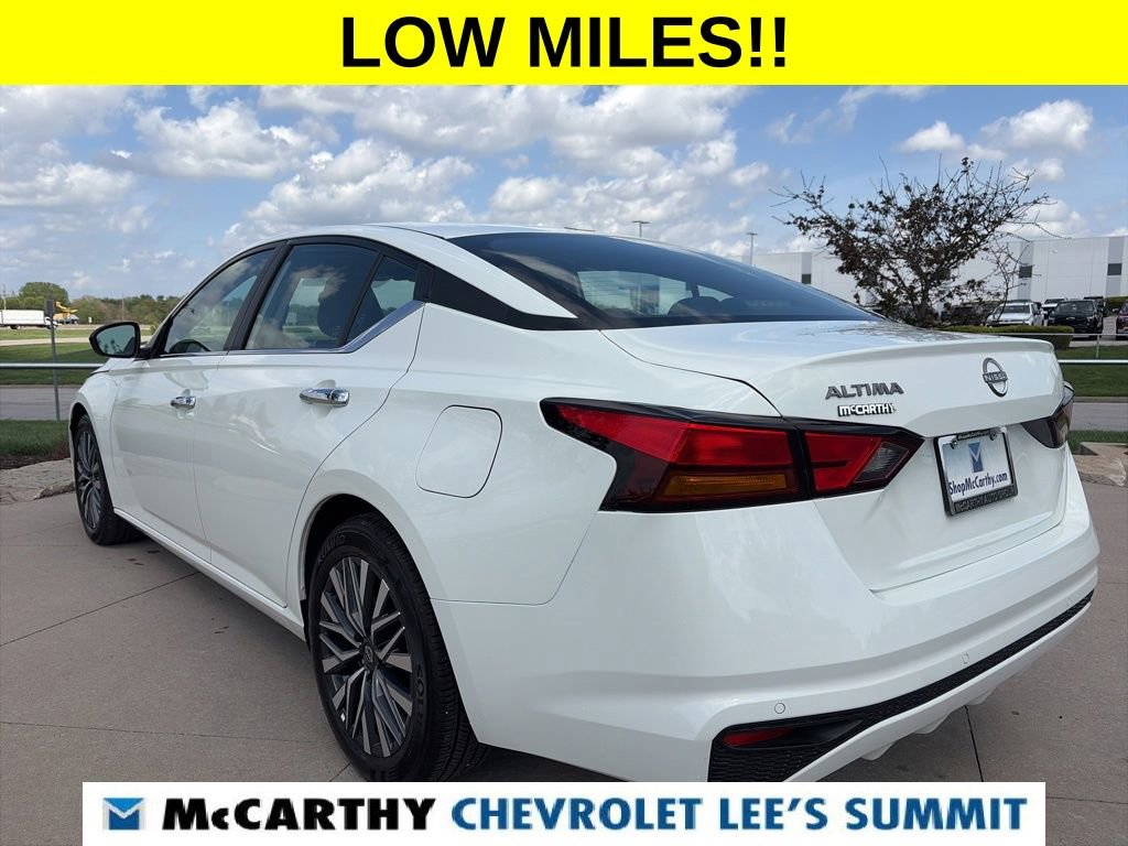 Used 2025 Nissan Altima 2.5 SV image 12