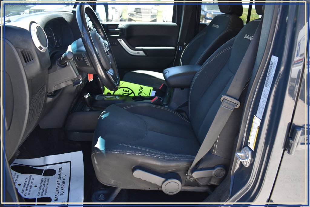 Used 2018 Jeep Wrangler Unlimited Sahara w/ Connectivity Group AWD/4WD image 16