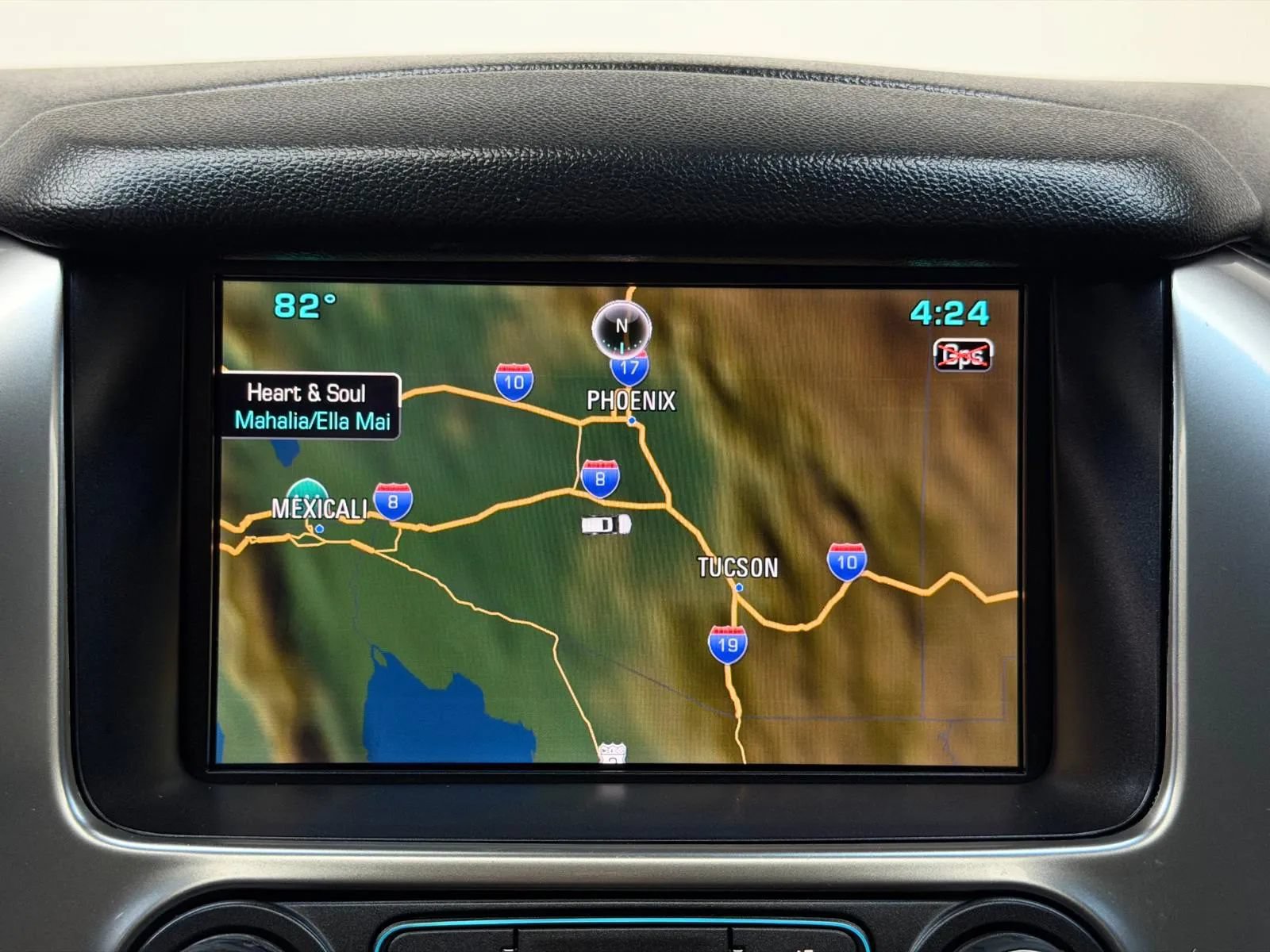 Used 2015 Chevrolet Suburban LT RWD image 48