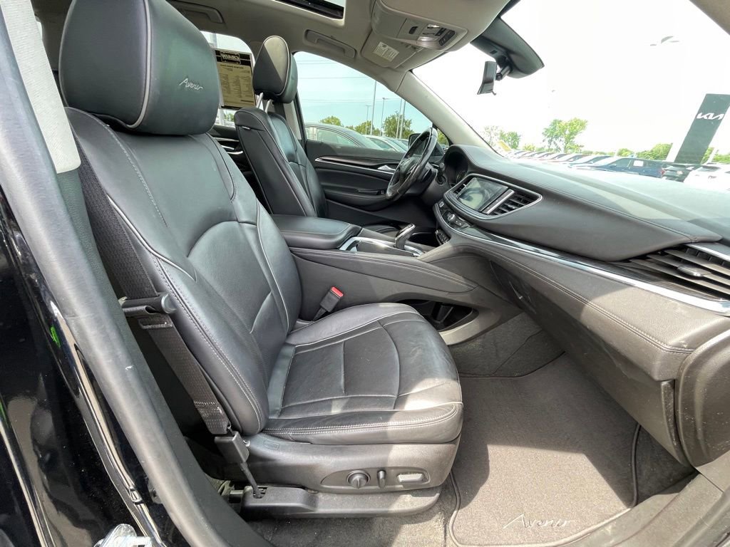 Used 2019 Buick Enclave Avenir w/ Avenir Technology Package AWD/4WD image 25