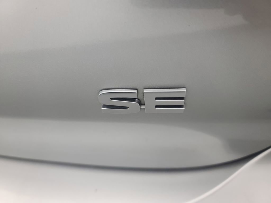 Used 2025 Mitsubishi Outlander SE image 12