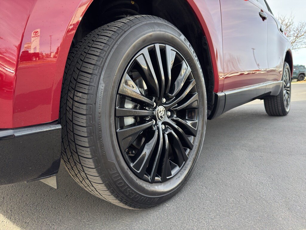 Used 2024 Toyota Venza Nightshade AWD/4WD image 20